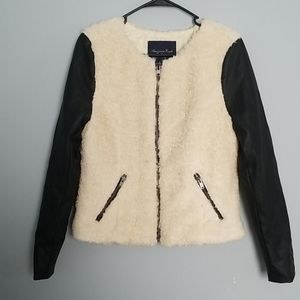 American Eagle Outfitters Faux-Sherpa Leather Size M